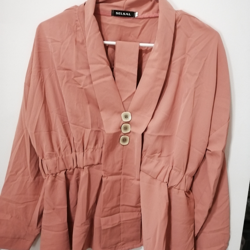 UNUSED...Soft pink long sleeve blouse